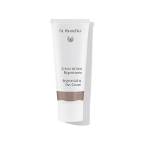 Dr. Hauschka Regenerating Day Cream Refines and leaves skin feeling smooth Dr. Hauschka Regenerating Day Cream