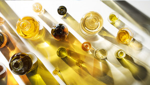 Dr. Hauschka - L’art de fabrication de cosmétiques Dr. Hauschka - L’art de fabrication de cosmétiques